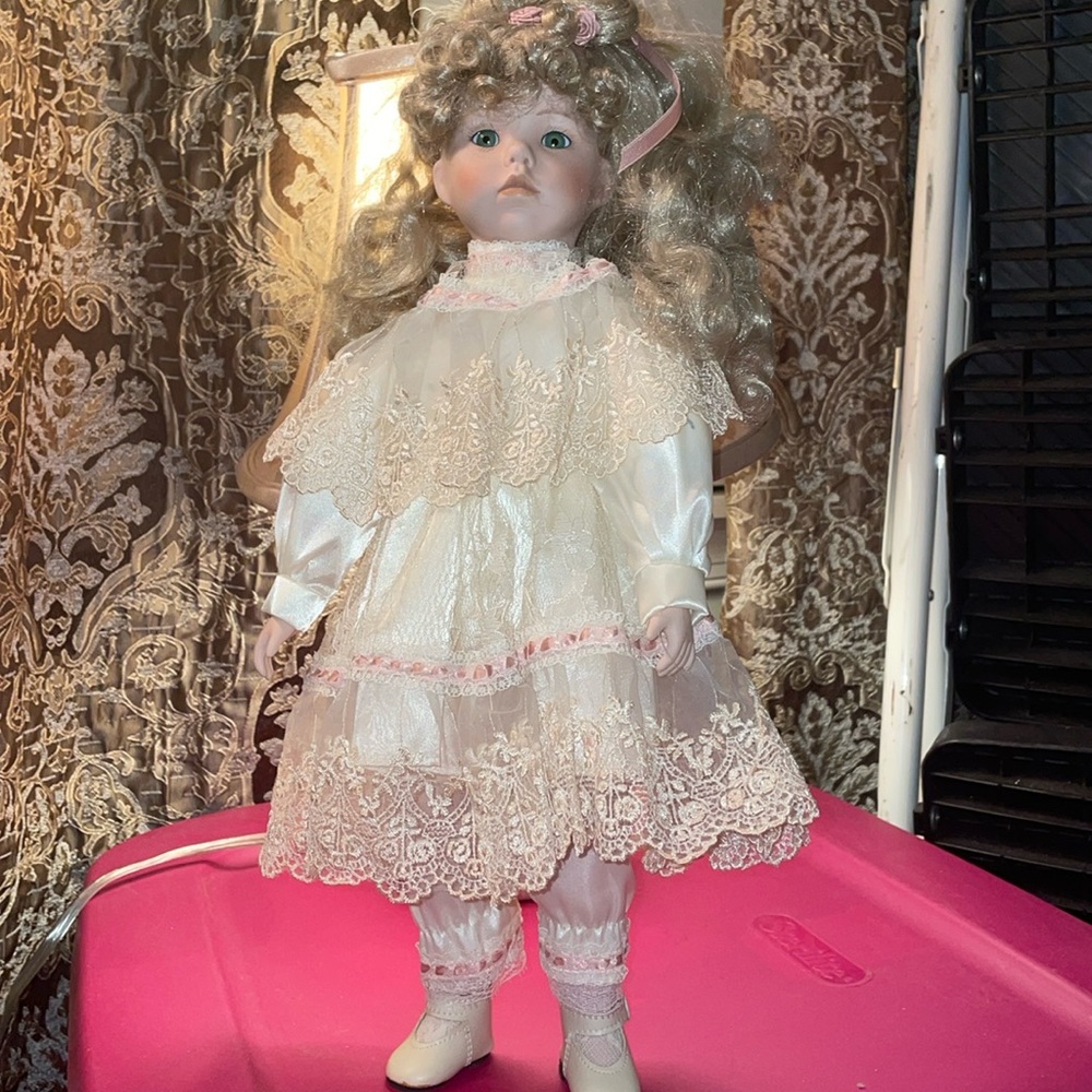 IVORY/ PINK Lace Blonde Ringlet Curls 18” DOLL HOLIDAY